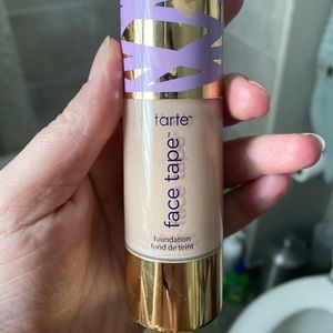 Tarth face tape foundation 20B